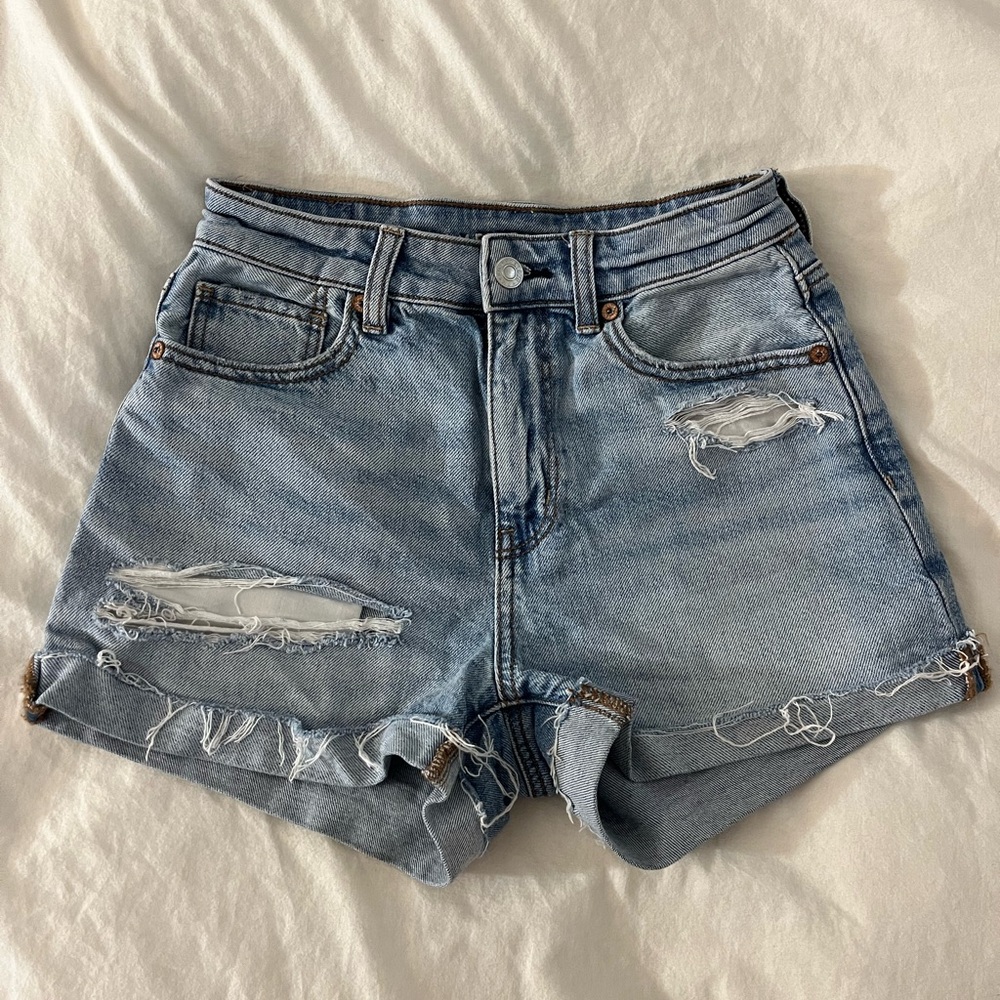 Size 00 American Eagle denim mom shorts!